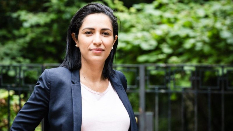 Sarah El Haïry, ancienne ministre, devient Haut-commissaire à l’Enfance pour coordonner les politiques publiques en faveur des enfants.